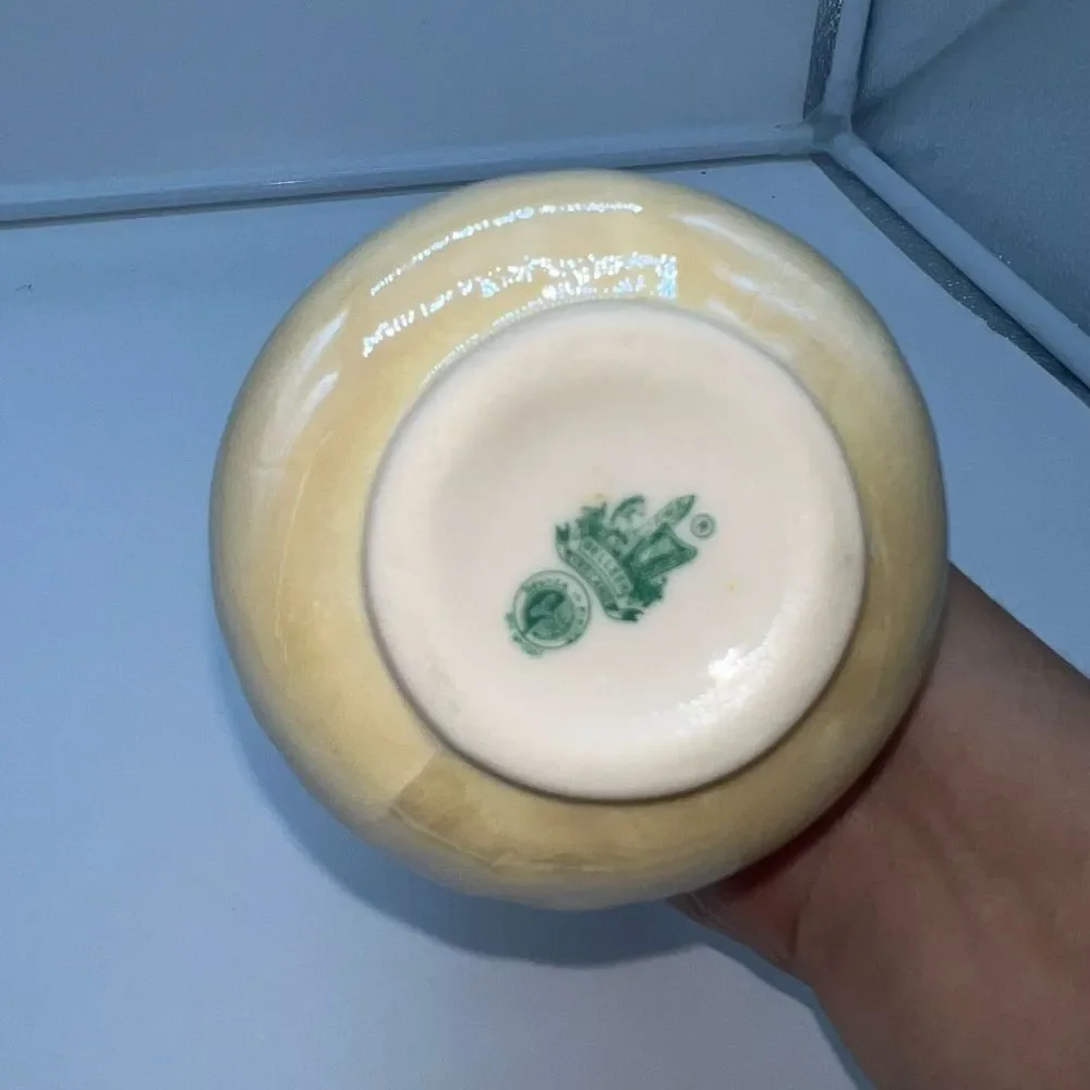 Belleek 1950s Vintage Moore Vase